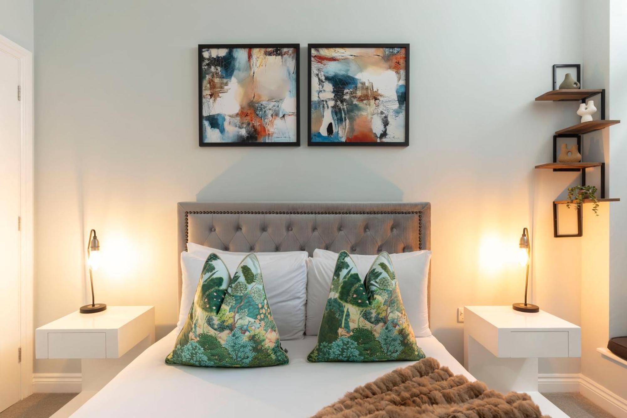 Elliot Oliver - Stylish 2 Bedroom Town Centre Apartment Cheltenham Exterior foto
